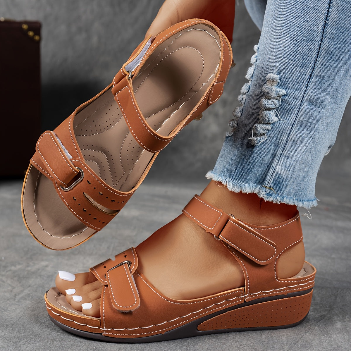 Brown / 13