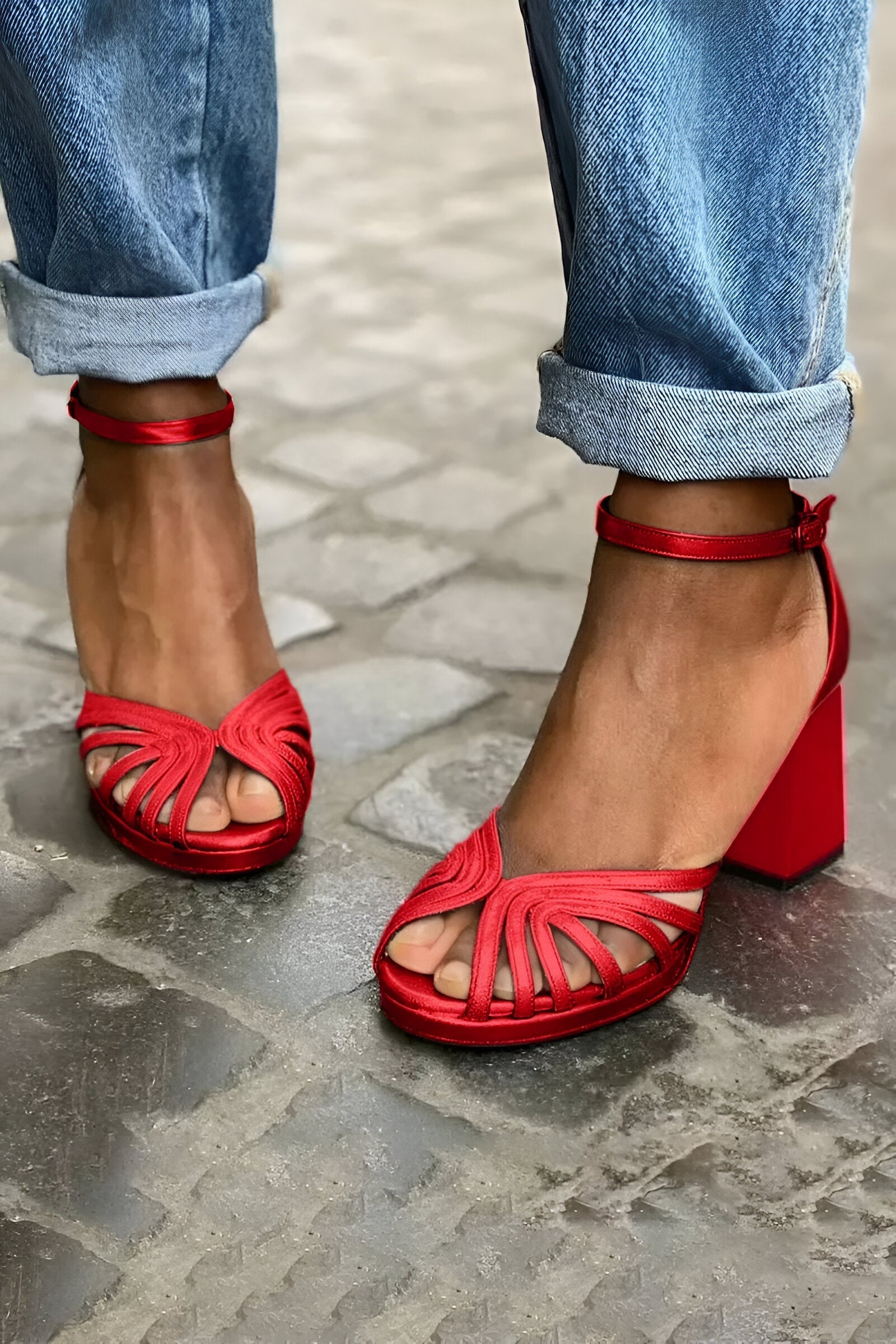 43 / Red